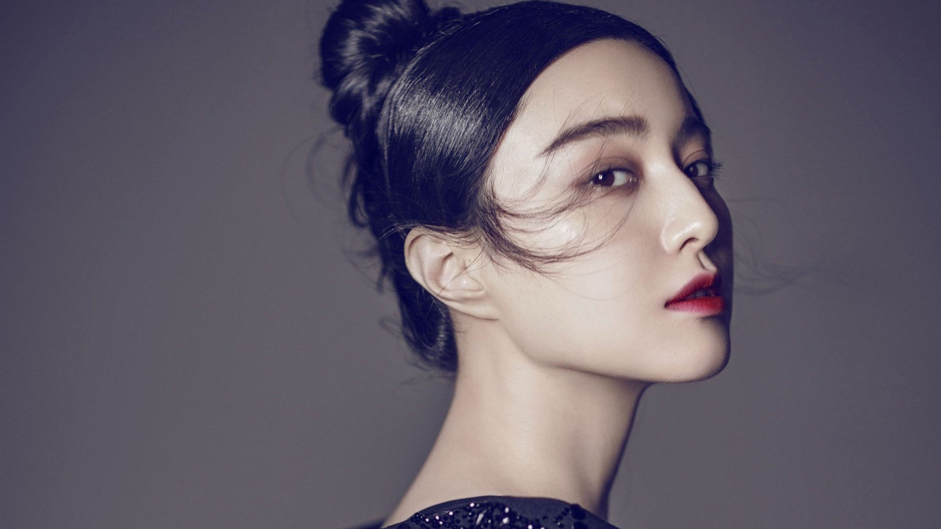 “西甲冠军争夺愈演愈烈，豪门难分胜负”，西甲冠军一览表