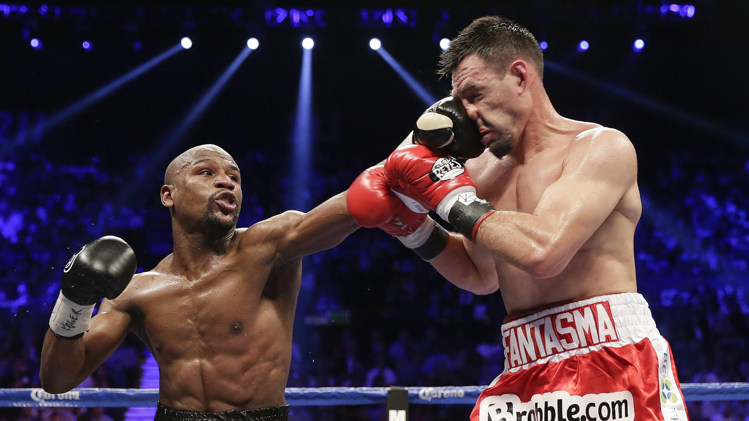 世界杯精彩纷呈：每一秒都令人热血沸腾！，世界杯名场面